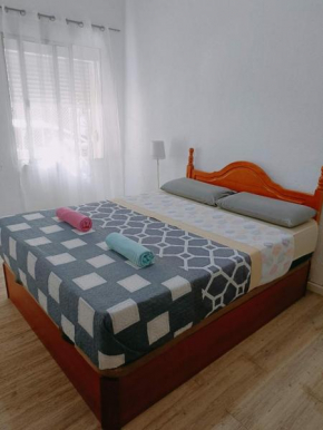 8 mins walk to Train Station Low Cost Youth Hostel
